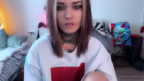   DianaBrite            fansl y online show from February 10, 12:09 pm