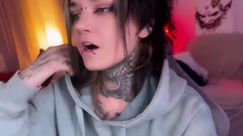   DianaBrite            fansl y online show from March 25, 5:19 pm