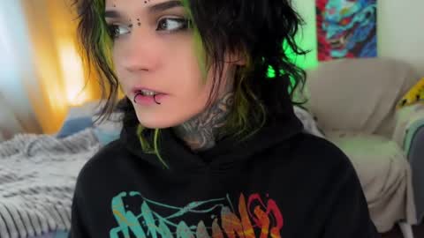   DianaBrite            fansl y online show from April 7, 12:38 pm