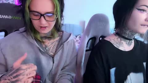   DianaBrite            fansl y online show from April 17, 11:57 am