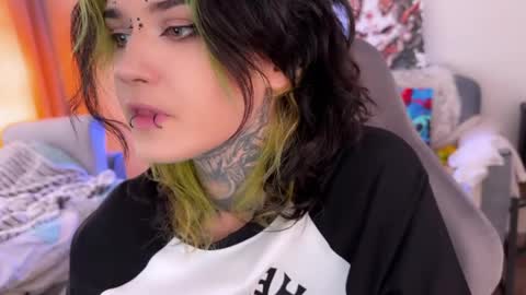   DianaBrite            fansl y online show from April 19, 1:54 pm