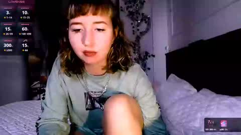 Snapshot of riri_rich chatting on January 11, 7:28 am Rita online show from January 11, 7:28 am