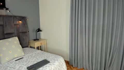 RIRI  online show from October 20, 7:47 pm