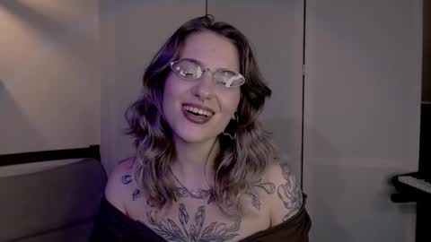 risha_laass online show from December 5, 7:17 pm