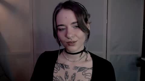 risha_laass online show from December 28, 4:30 pm