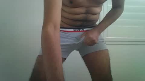 Snapshot of rishavb1991 chatting on June 18, 12:00 am rishavb1991 online show from June 18, 12:00 am