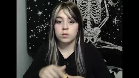 PeachSalinger online show from September 25, 2:59 am