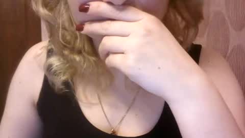 Snapshot of riveramaureen chatting on January 4, 3:28 pm RiveraMaureen online show from January 4, 3:28 pm