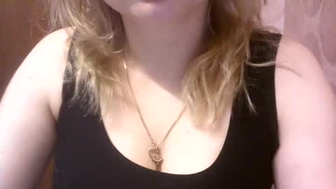 Snapshot of riveramaureen chatting on January 5, 4:47 am RiveraMaureen online show from January 5, 4:47 am