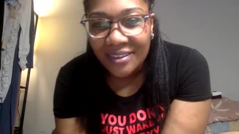 Snapshot of riversaint chatting on December 11, 6:20 pm River Saint online show from December 11, 6:20 pm