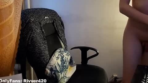 Snapshot of rivver420 chatting on February 28, 3:37 pm River online show from February 28, 3:37 pm