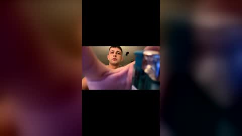 Snapshot of rj62027 chatting on December 4, 6:27 pm rj62027 online show from December 4, 6:27 pm