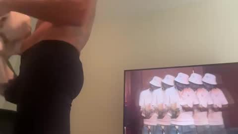 Snapshot of rluxe2676 chatting on December 11, 8:39 pm BwC4Breed online show from December 11, 8:39 pm