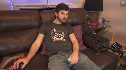 Ryan aka KeylimeRy online show from December 31, 11:28 pm