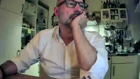 Snapshot of roadrunnerger chatting on February 20, 5:29 pm roadrunnerger online show from February 20, 5:29 pm