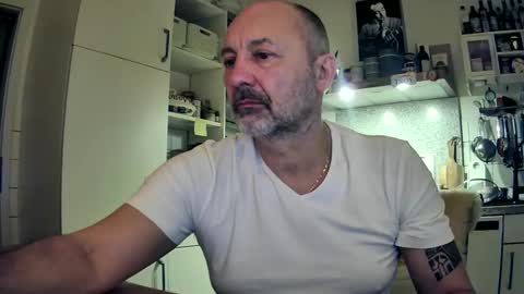 Snapshot of roadrunnerger chatting on February 23, 5:18 pm roadrunnerger online show from February 23, 5:18 pm