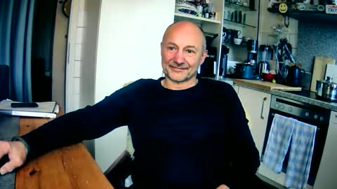 Snapshot of roadrunnerger chatting on November 18, 3:05 pm roadrunnerger online show from November 18, 3:05 pm