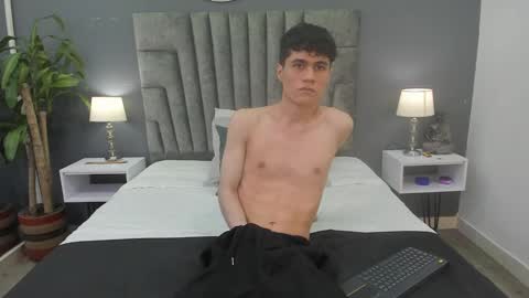 Roan Birkin online show from January 31, 8:54 pm