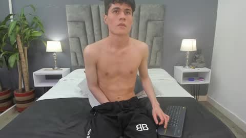 Roan Birkin online show from January 31, 11:56 pm