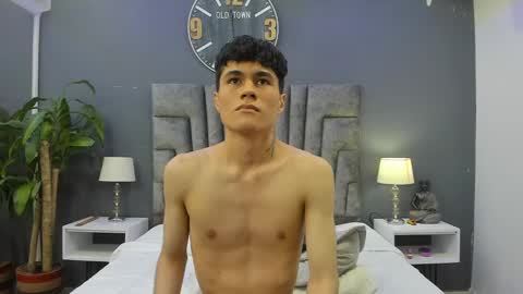 Roan Birkin online show from February 4, 1:45 am