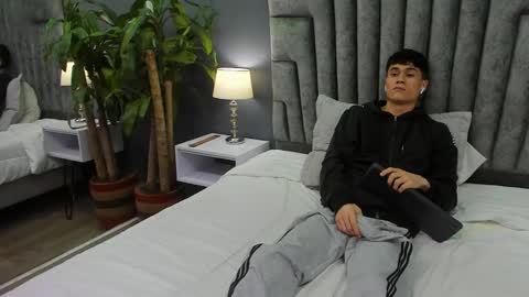 Roan Birkin online show from February 17, 10:36 pm