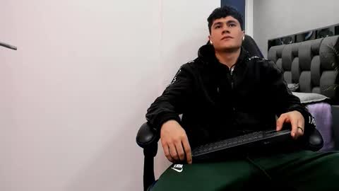 Roan Birkin online show from October 8, 7:33 pm