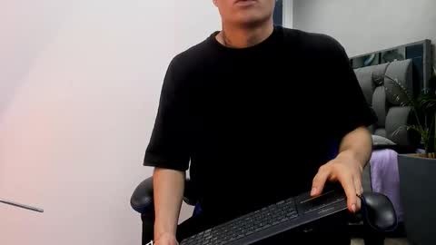 Roan Birkin online show from October 11, 7:23 pm