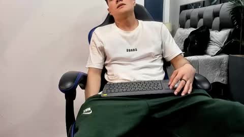 Roan Birkin online show from October 14, 8:31 pm