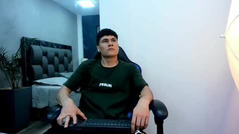 Roan Birkin online show from November 14, 7:23 pm