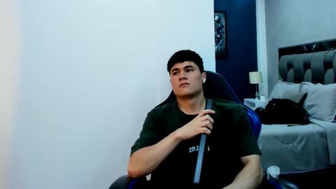 Roan Birkin online show from November 24, 7:35 pm