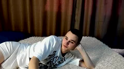 robert10211 online show from February 5, 9:47 am