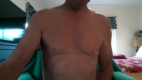 Snapshot of robert45556 chatting on December 14, 8:02 pm robert online show from December 14, 8:02 pm