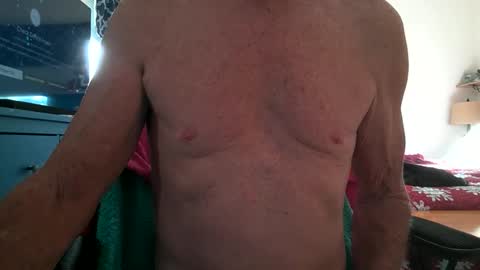 Snapshot of robert45556 chatting on December 17, 8:59 pm robert online show from December 17, 8:59 pm