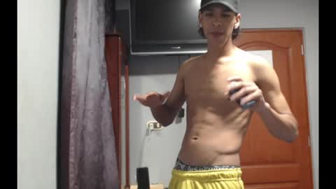 robert_kingg online show from April 29, 6:50 am