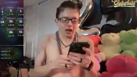 Snapshot of robertcicijr21 chatting on March 1, 1:43 am Robert Cici Jr. online show from March 1, 1:43 am