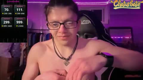 Snapshot of robertcicijr21 chatting on December 22, 3:58 am Robert Cici Jr. online show from December 22, 3:58 am