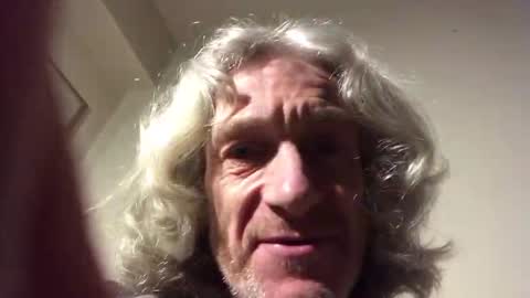 Robert online show from November 5, 1:49 am