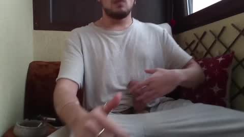 Snapshot of roberto_twink1 chatting on December 7, 11:29 am Roberto online show from December 7, 11:29 am