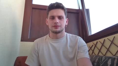 Snapshot of roberto_twink1 chatting on February 11, 9:31 am Roberto online show from February 11, 9:31 am