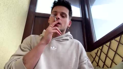 Snapshot of roberto_twink1 chatting on October 28, 6:28 am Roberto online show from October 28, 6:28 am