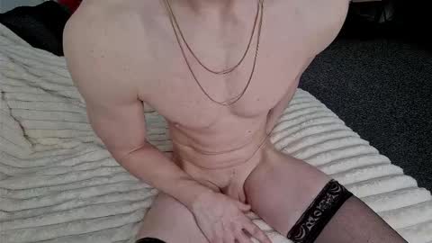 Snapshot of robex88_ chatting on February 25, 8:46 am robex88_ online show from February 25, 8:46 am