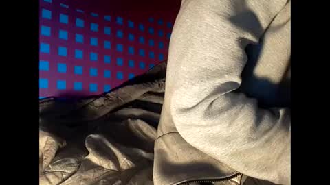 Snapshot of robincom23 chatting on March 7, 2:46 am R online show from March 7, 2:46 am