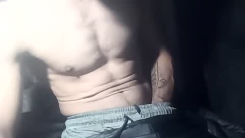 Snapshot of robincom23 chatting on November 17, 2:06 am R online show from November 17, 2:06 am