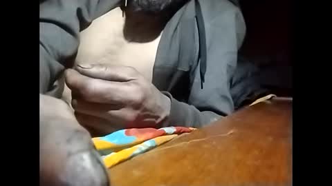 Snapshot of robincom23 chatting on December 4, 4:00 am R online show from December 4, 4:00 am