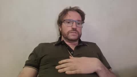 Snapshot of robinouhot chatting on February 21, 1:33 pm robinouhot online show from February 21, 1:33 pm