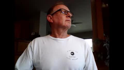 Snapshot of robo0000 chatting on December 3, 9:24 pm robo0000 online show from December 3, 9:24 pm