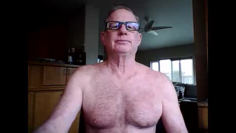 Snapshot of robo0000 chatting on March 3, 7:31 pm robo0000 online show from March 3, 7:31 pm