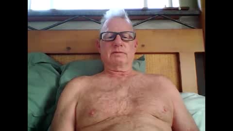 Snapshot of robo0000 chatting on March 23, 2:43 pm robo0000 online show from March 23, 2:43 pm