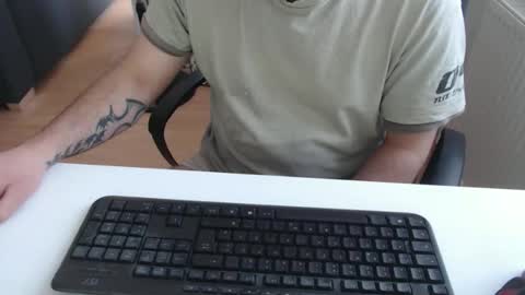 Snapshot of robzombi chatting on April 25, 8:06 am Rockbart online show from April 25, 8:06 am