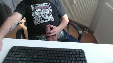 Snapshot of robzombi chatting on May 13, 3:20 pm Rockbart online show from May 13, 3:20 pm